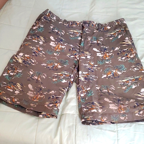 Old Navy shorts - Picture 1 of 10